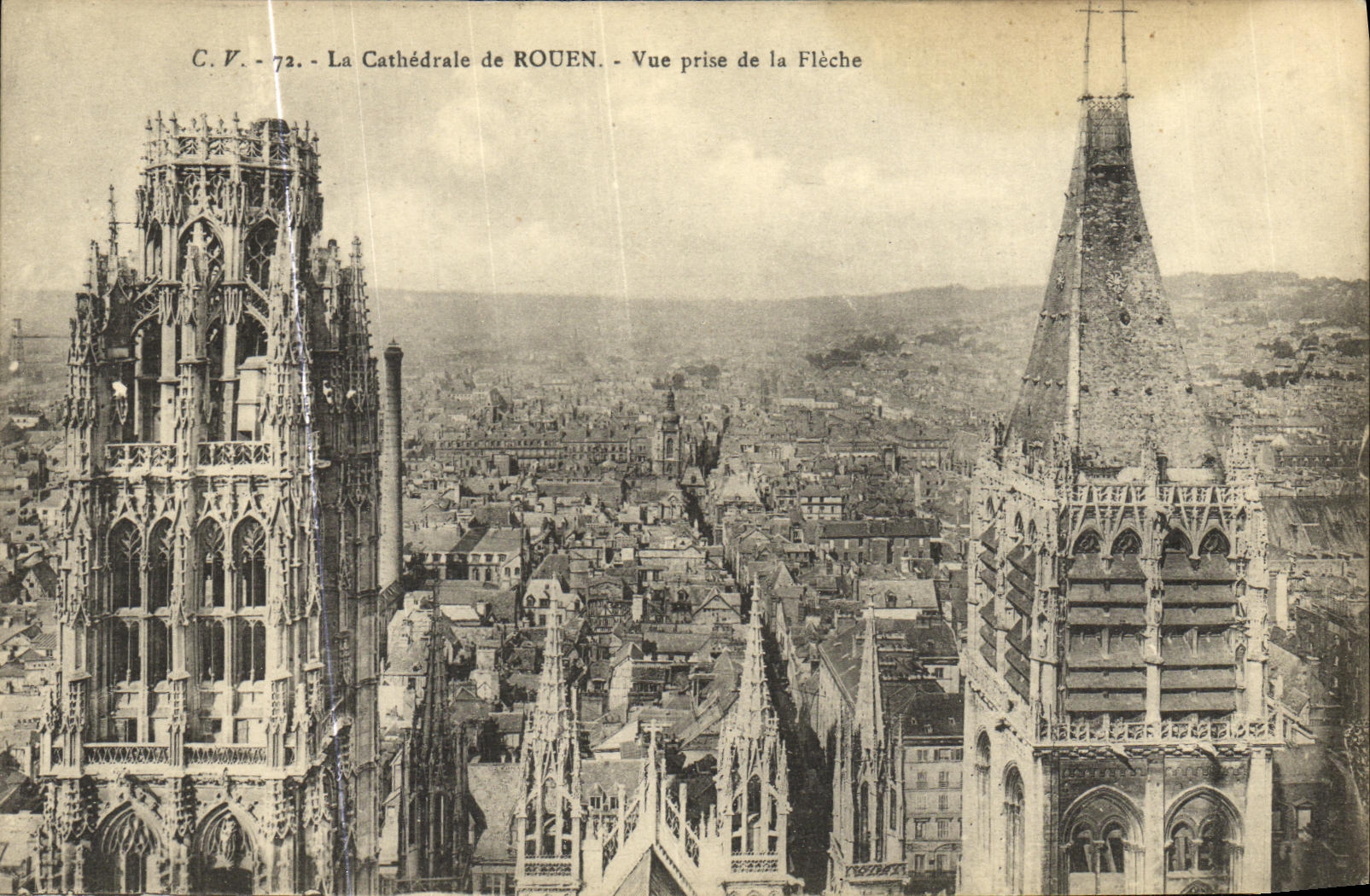 CPA La Cathedrale de Rouen Vue Prise de la Fleche 