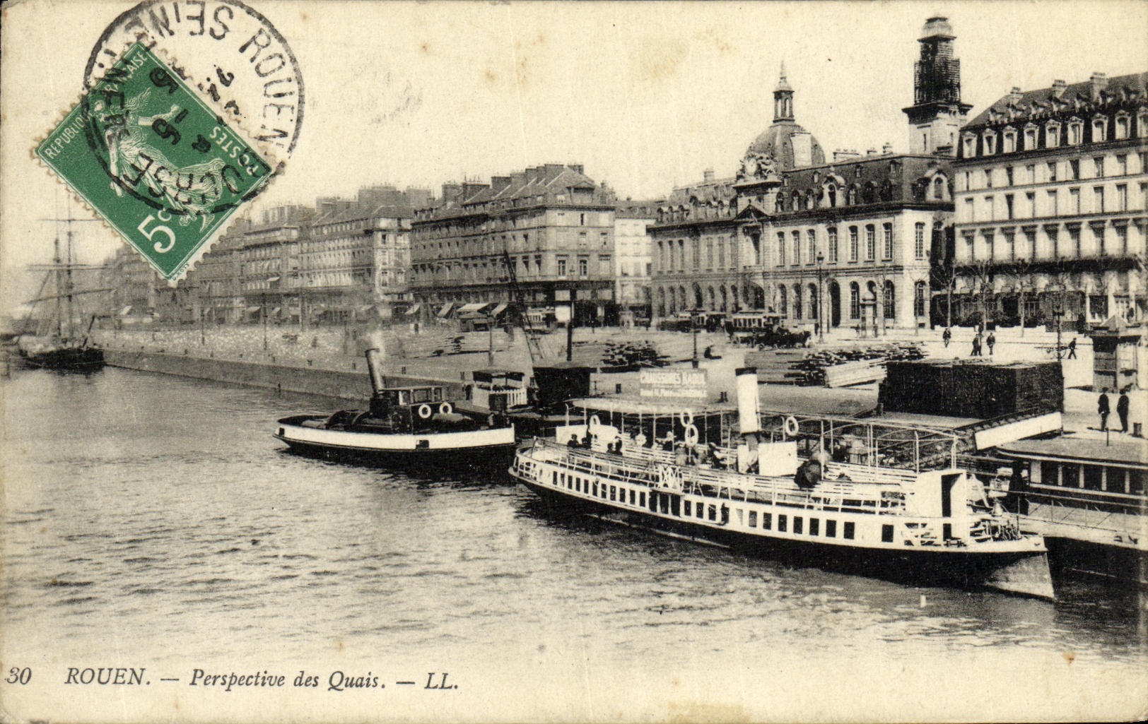 CPA Rouen Perspective des Quais Bateaux