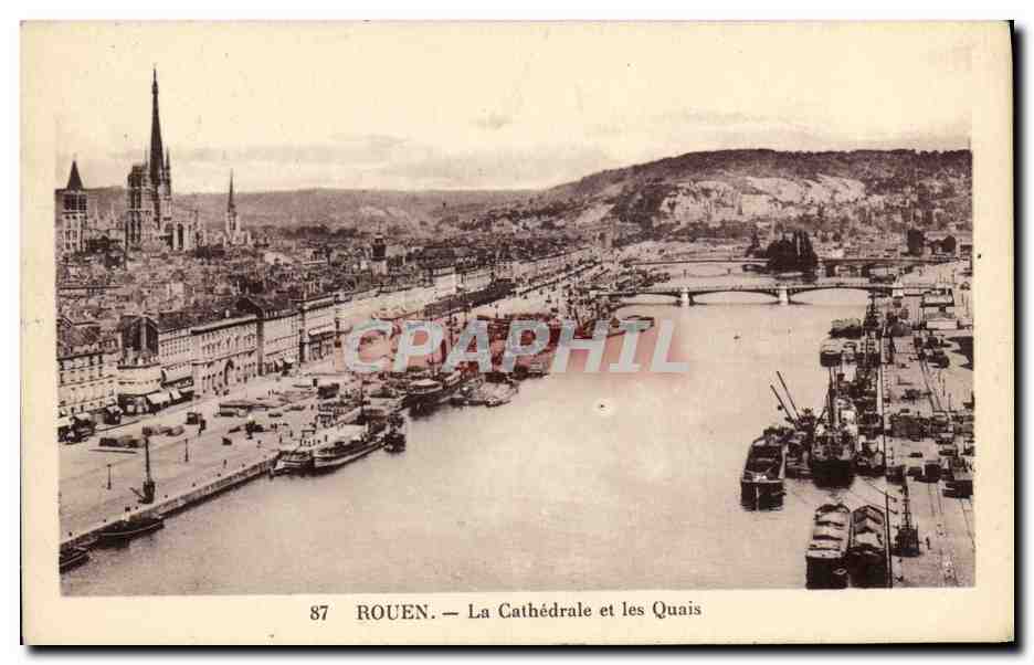 CPA Rouen La Cathedrale et les Quais Bateaux