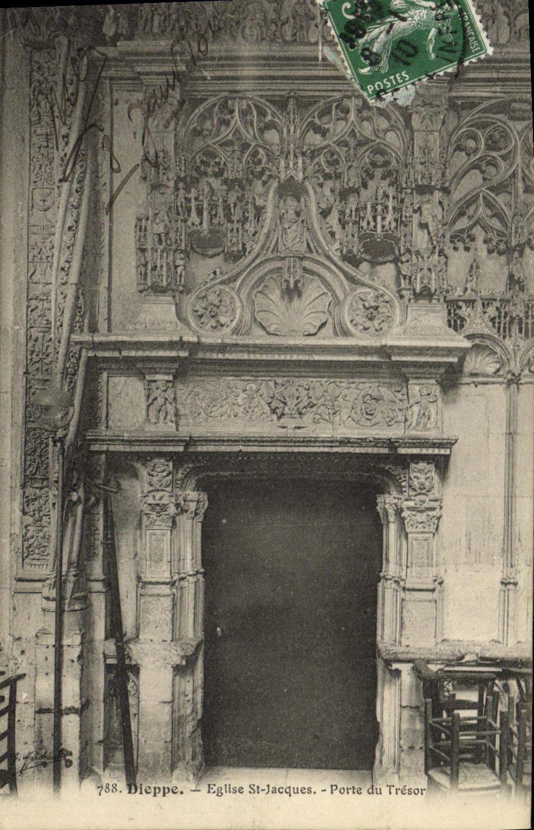 CPA Dieppe Eglise St Jacques Porte du Tresor