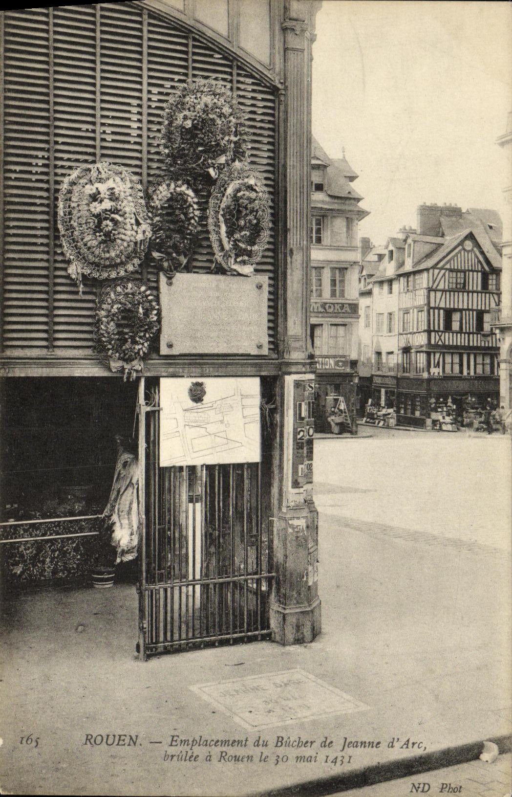 CPA Rouen Emplacement du bucher de Jeanne d arc brulee le 30 mai 1431