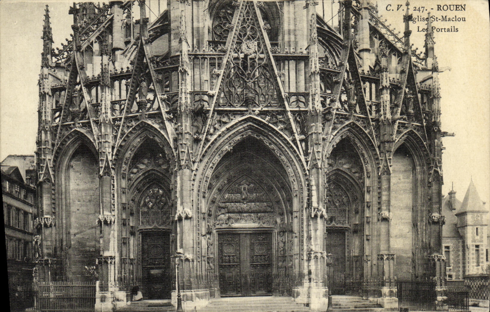 CPA Rouen Eglise St Maclou Les Portails
