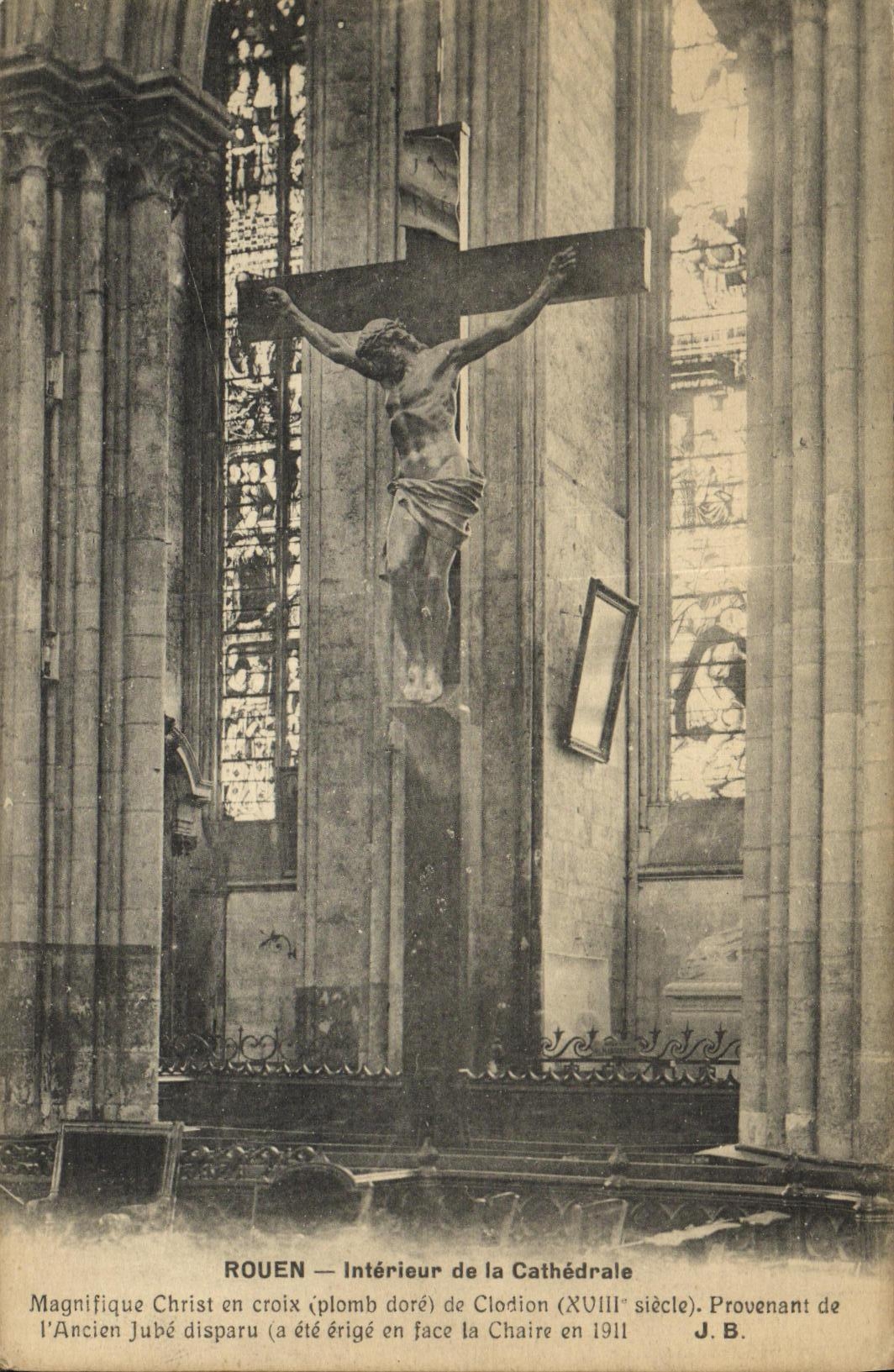 CPA Rouen Interieur de la Cathedrale Magnifique Christ enc roix 