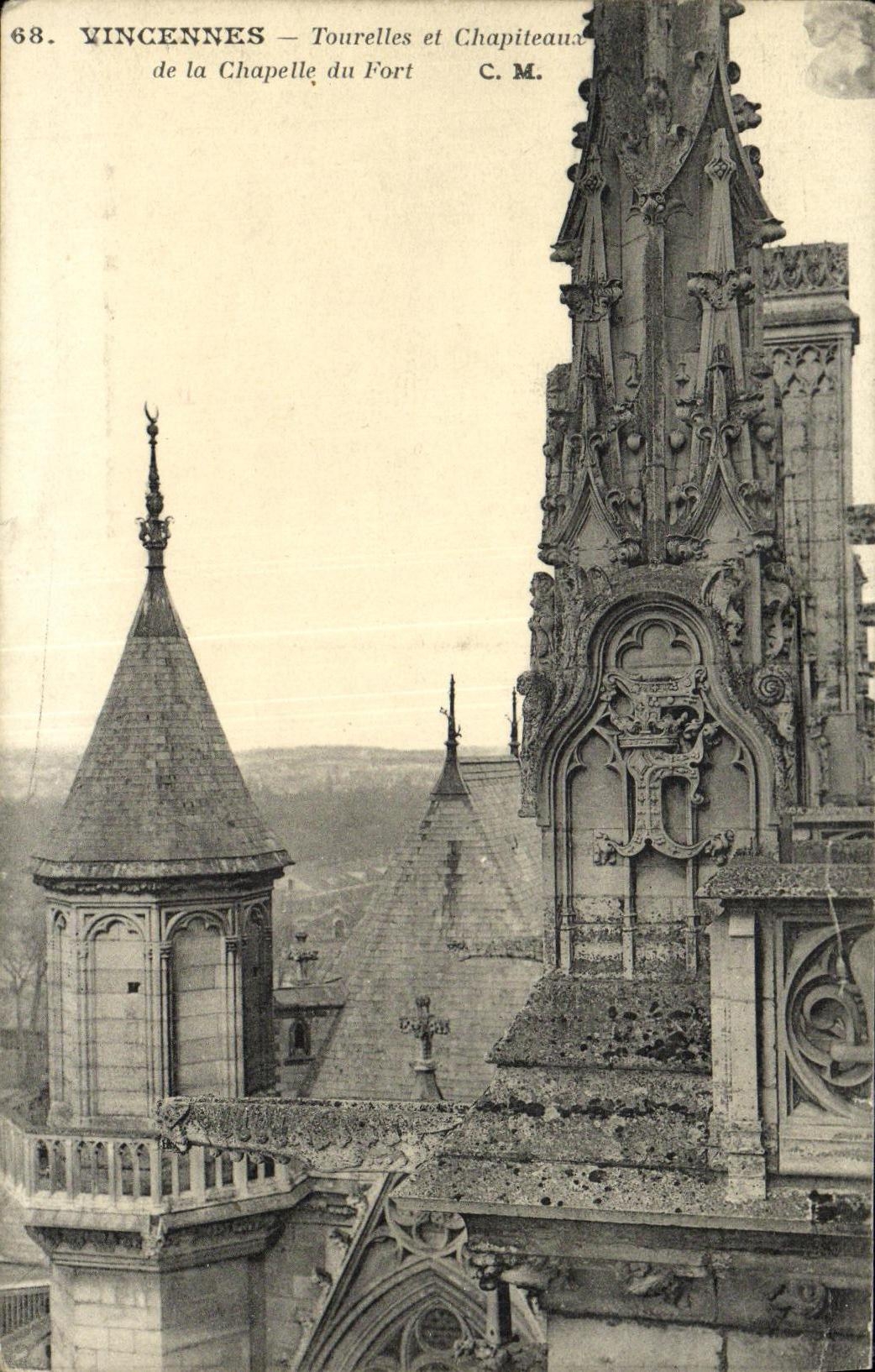 Vincennes — Tourelles et Chapiteau de la Chapelle du Fort — C.M. n°68