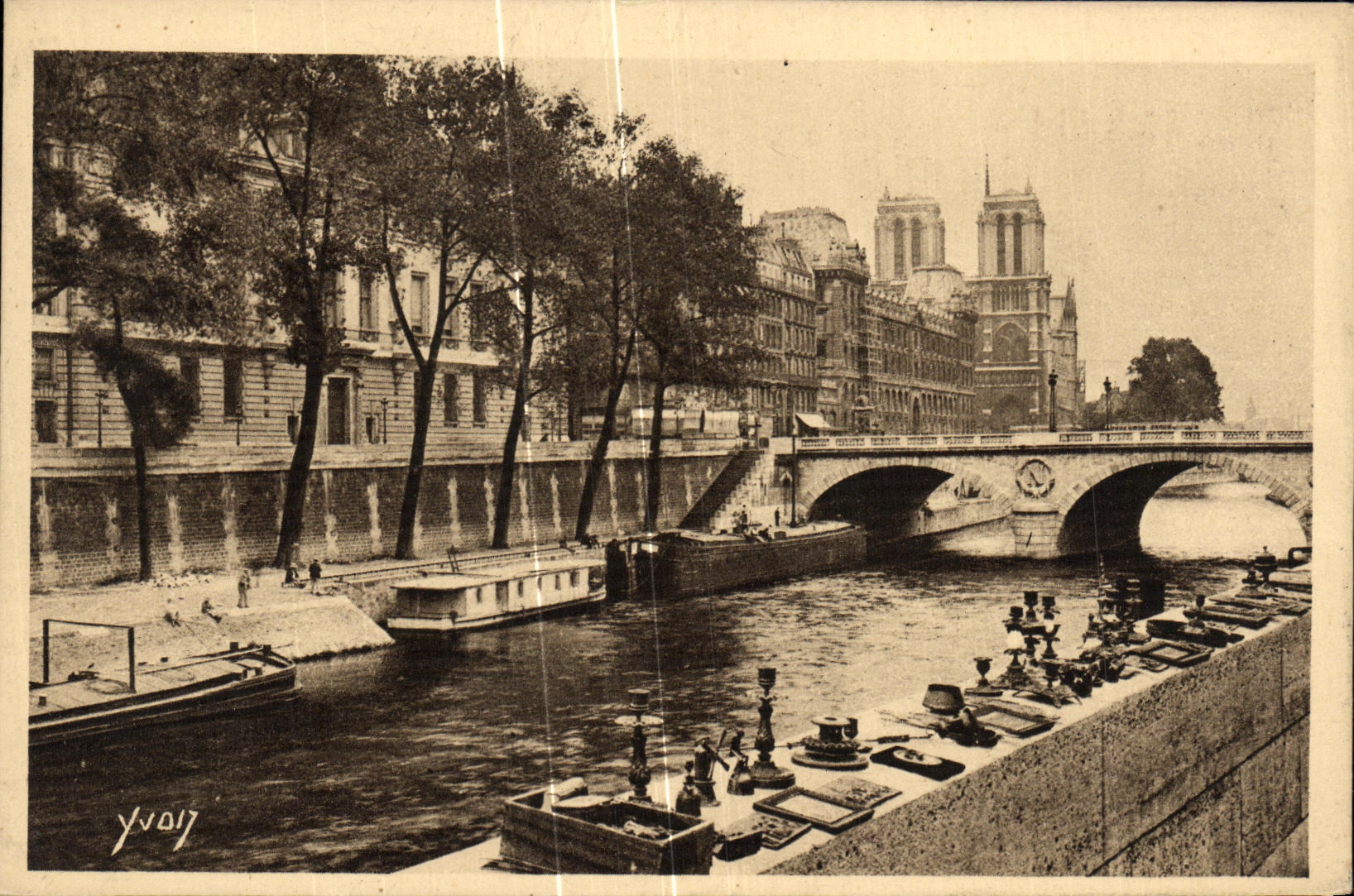 CPA Paris Bric a brac Quai des Grands Augustins