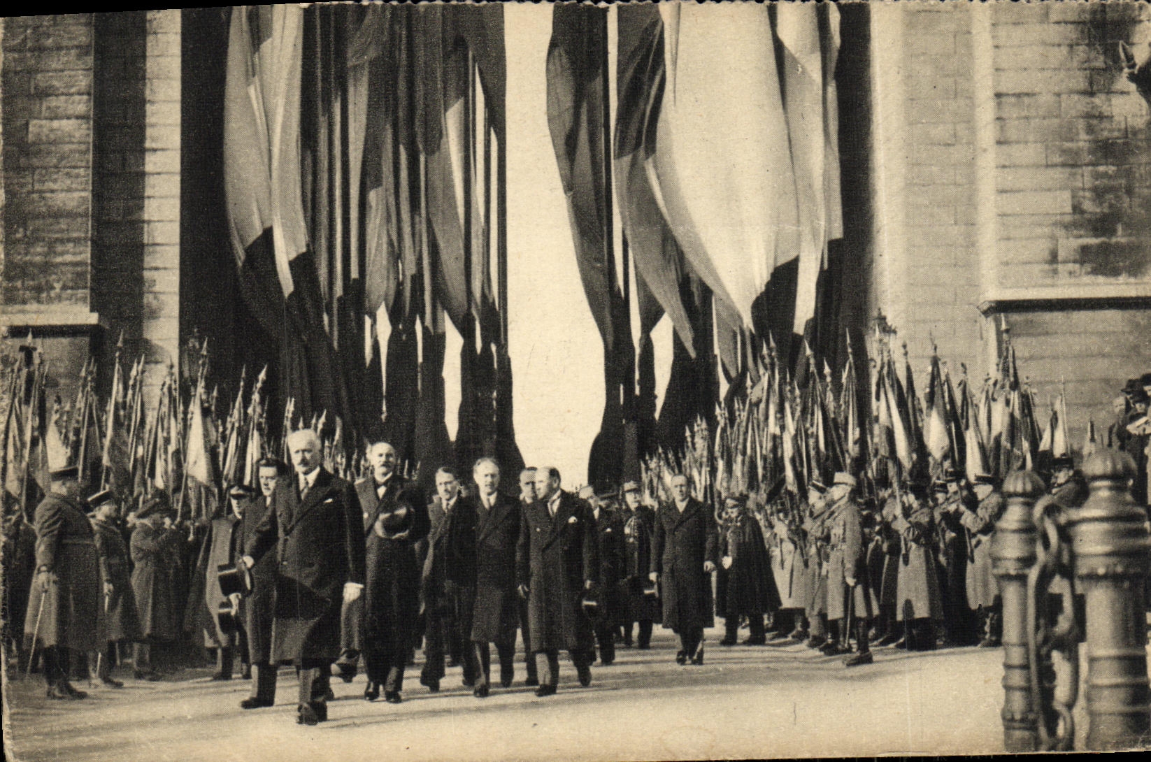 CPA Paris Hommage du President de la Republique au soldat Inconnu Herriot Lebrun Daladier