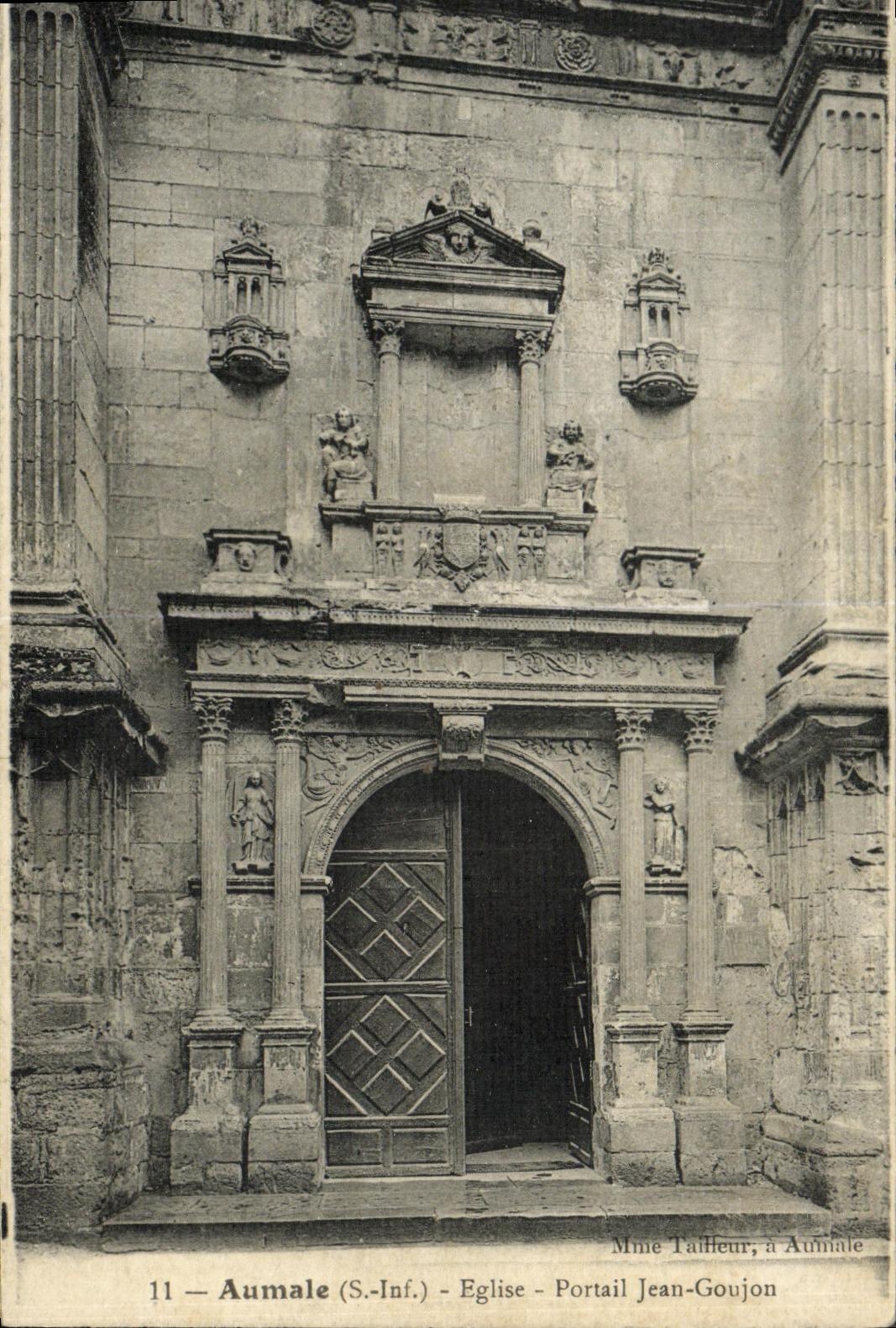 CPA Aumale Eglise Portail Jean Goujon 