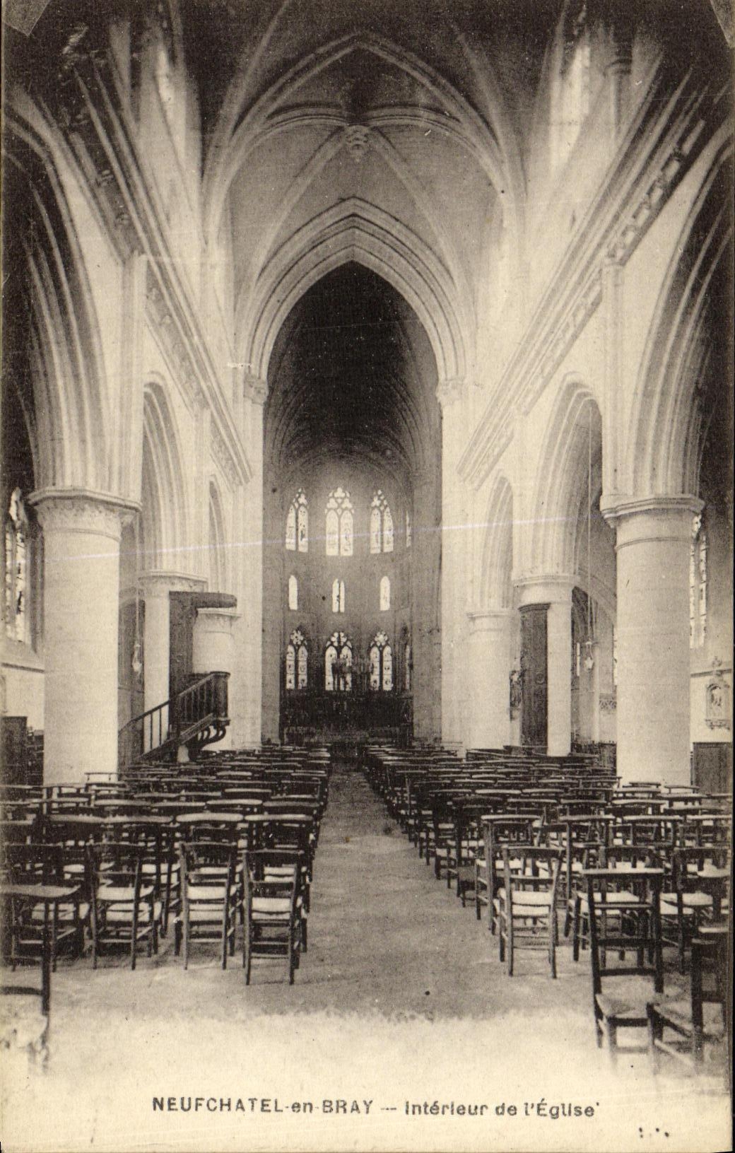 CPA Neufchatel en Bray Interieur de l Eglise 