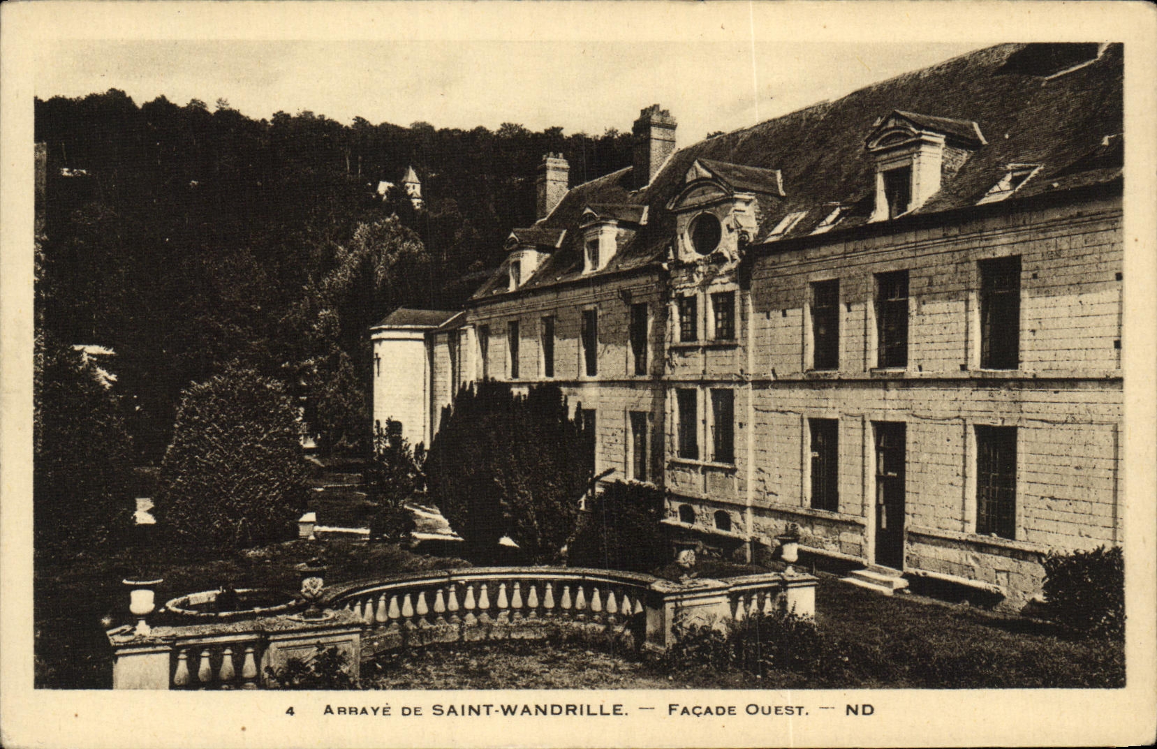 CPA Abbaye de Saint Wandrille Facade Ouest