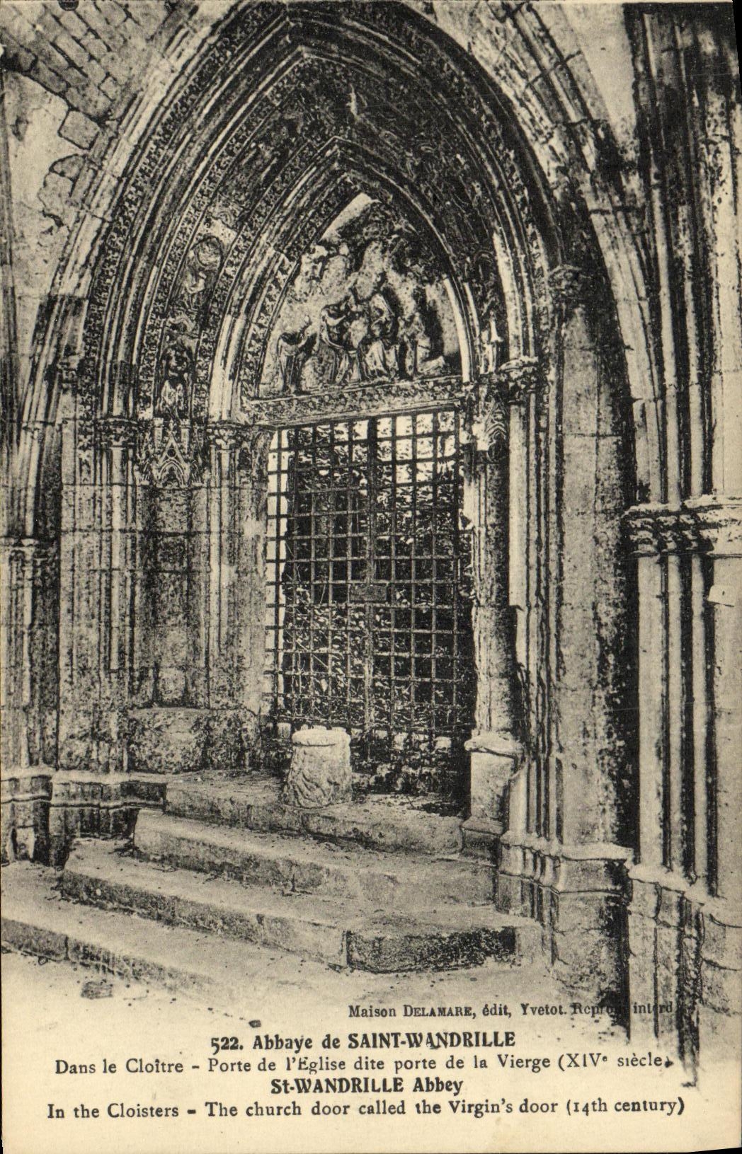 CPA Abbaye de Saint Wandrille Dans le cloitre Porte de l eglise dite porte de la vierge