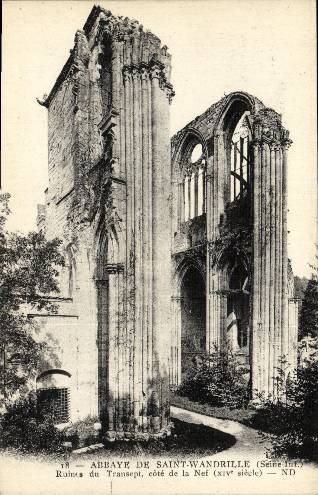 CPA Abbaye de Saint Wandrille Ruines du transept Cote de la nef