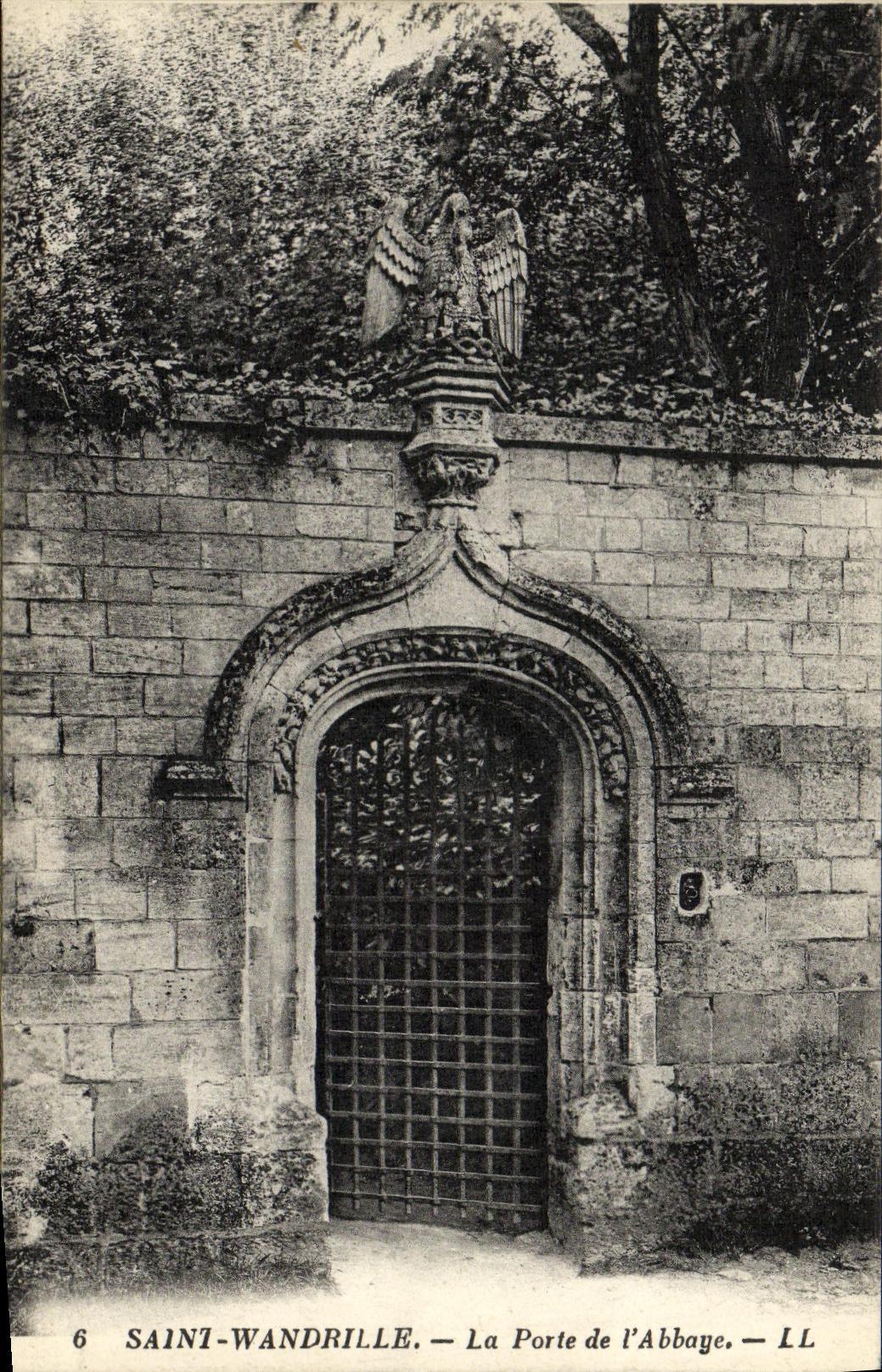 CPA Saint Wandrille La Porte de l Abbaye 