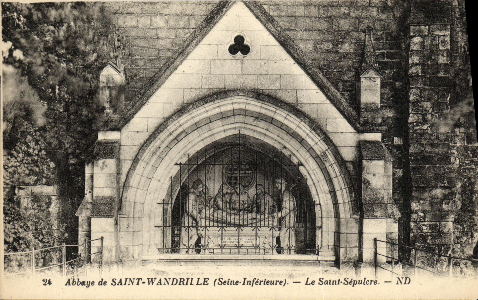 CPA Abbaye de Saint Wandrille Le Saint Sepulcre 