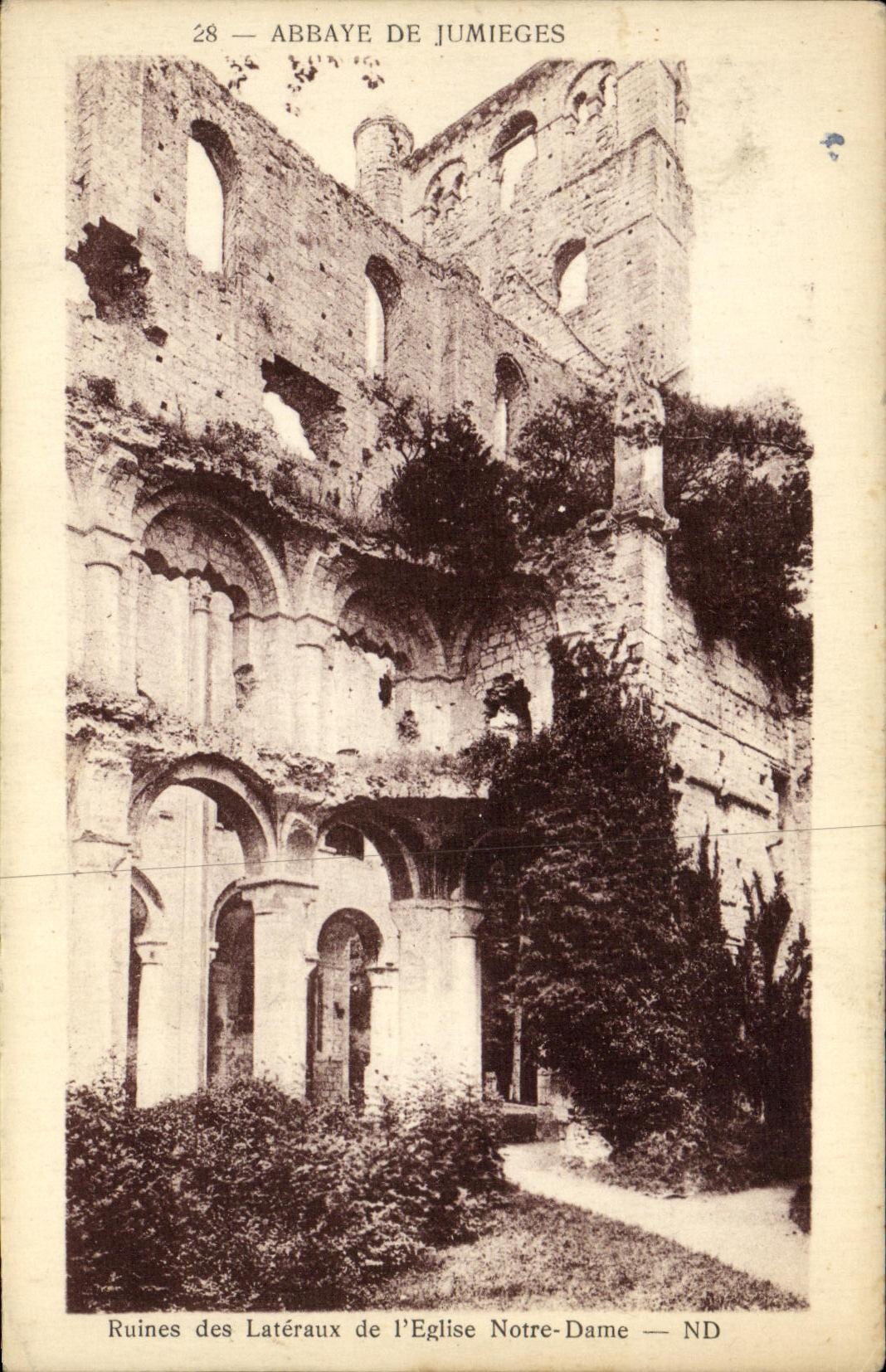 Ruinas de los Laterales de la Iglesia de Notre-Dame — Abadía de Jumièges