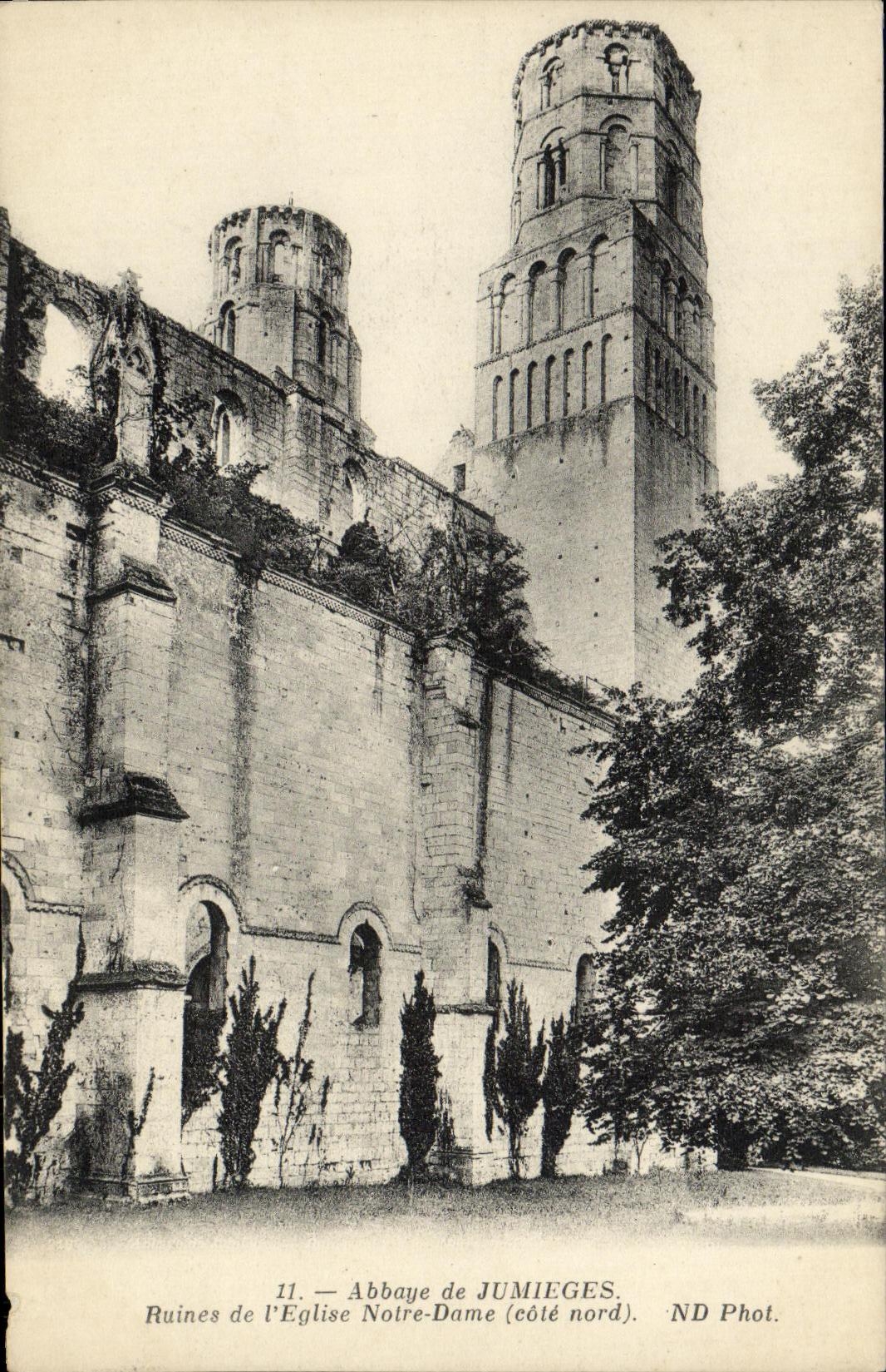 Ruinen der Kirche Notre-Dame — Abtei Jumièges — ND Phot.