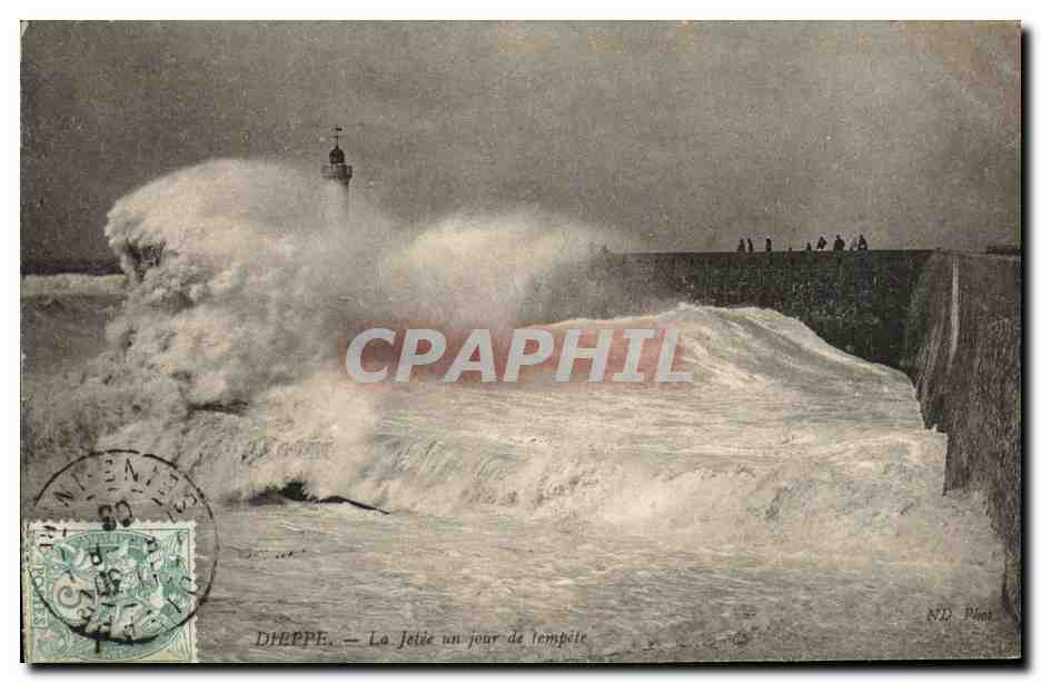 CPA Dieppe La jetee un Jour de tempete Phare