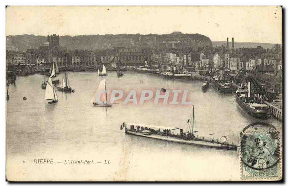 CPA Dieppe L Avant Port Bateaux