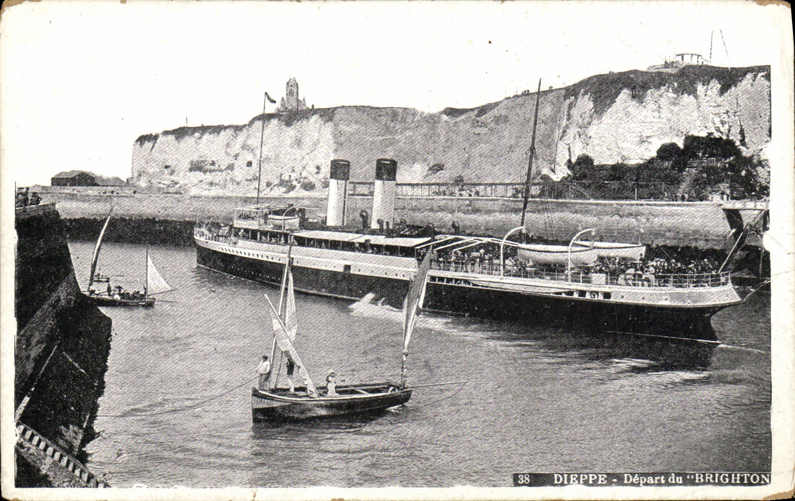 CPA Dieppe Depart du Brighton Bateau