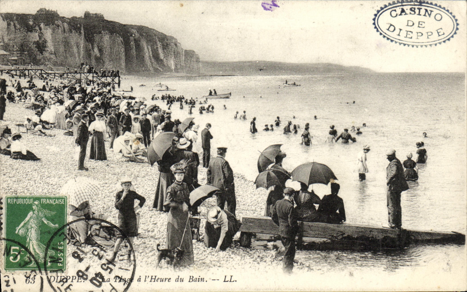 CPA Dieppe La plage a l heure du bain
