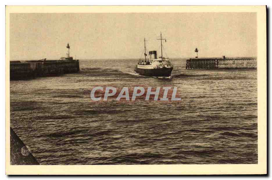 CPA Dieppe Le Jetees Arrivee du paquebot d Angleterre 