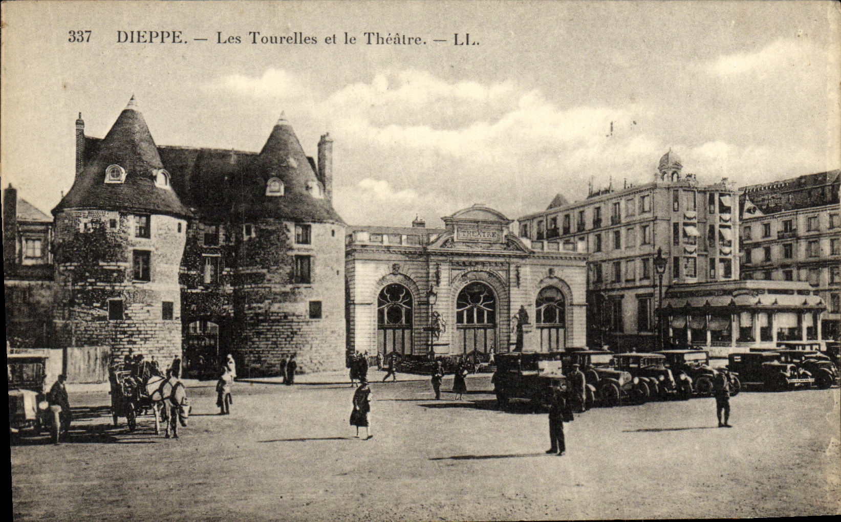 CPA Dieppe Les Tourelles et le Theatre 