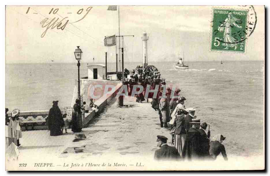 CPA Dieppe La Jetee a l Heure de la Maree
