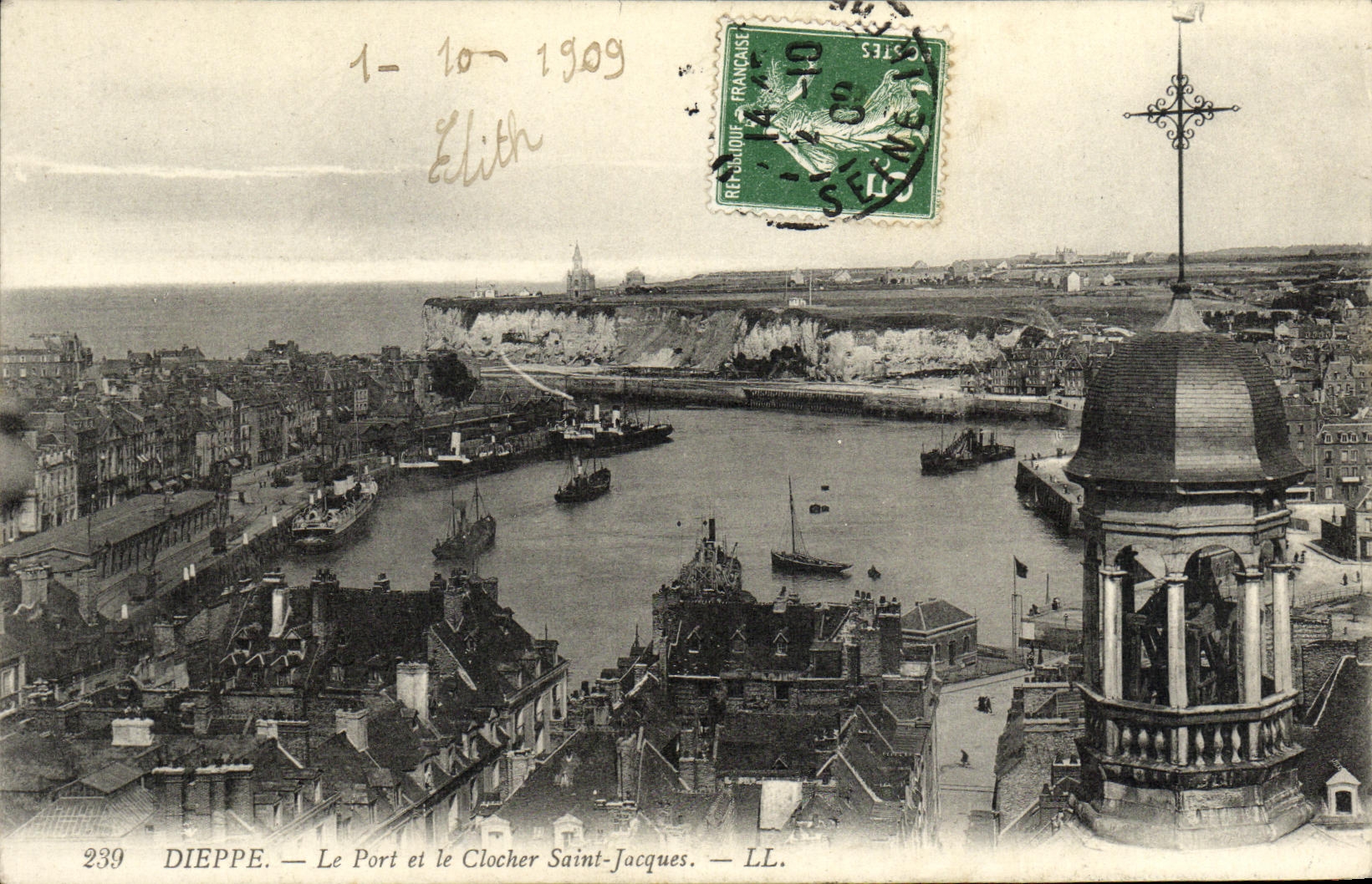 CPA Dieppe Le Port et le Clocher Saint Jacques 