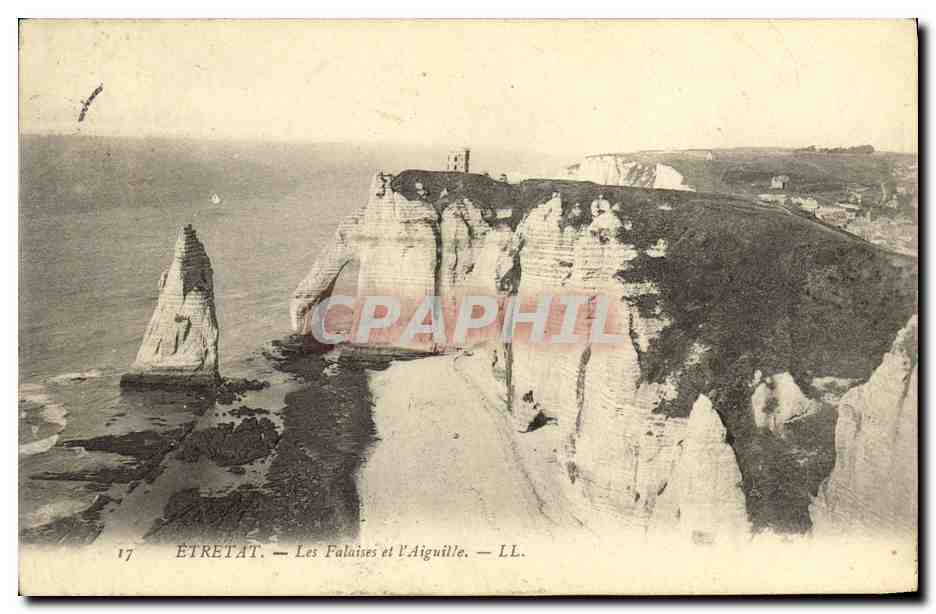 CPA Etretat Les Falaises et l Aiguille 