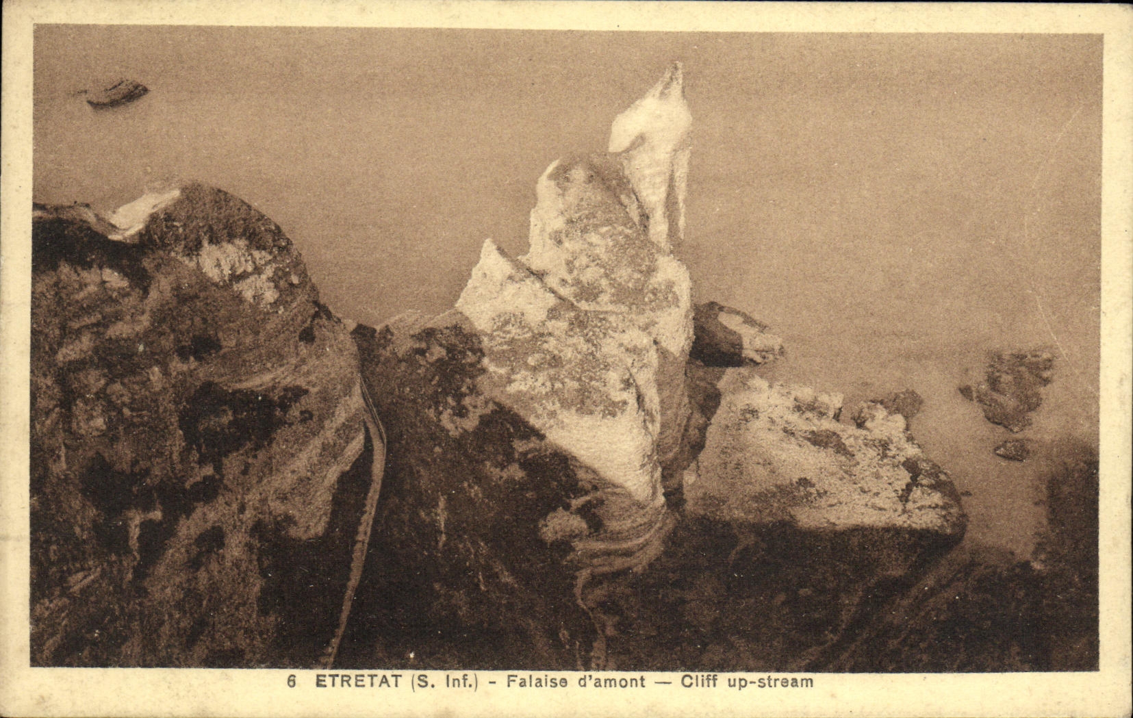 Etretat (S. Inf.) — Falaise d'amont — Cliff up-stream