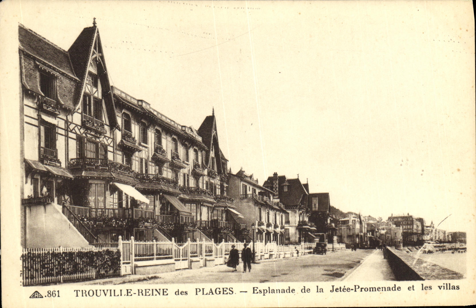 CPA Trouville Reine des Plages Esplanade de la Jetee Promeande et les Villas 