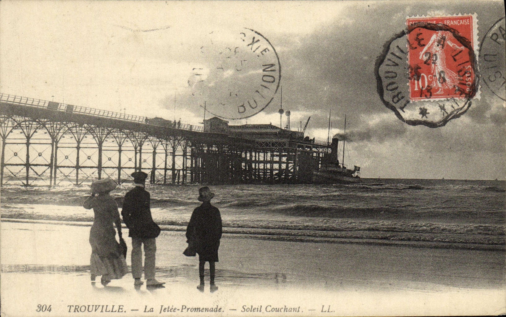 CPA Trouville La Jetee Promenade Bateau