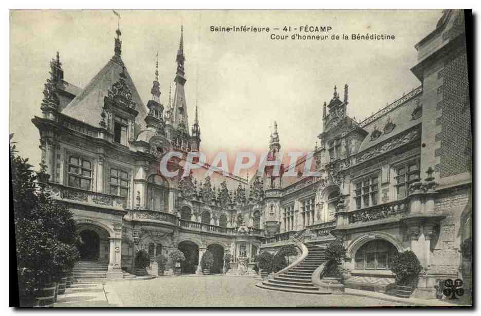 CPA Fecamp Cour d honneur de la Benedictine 