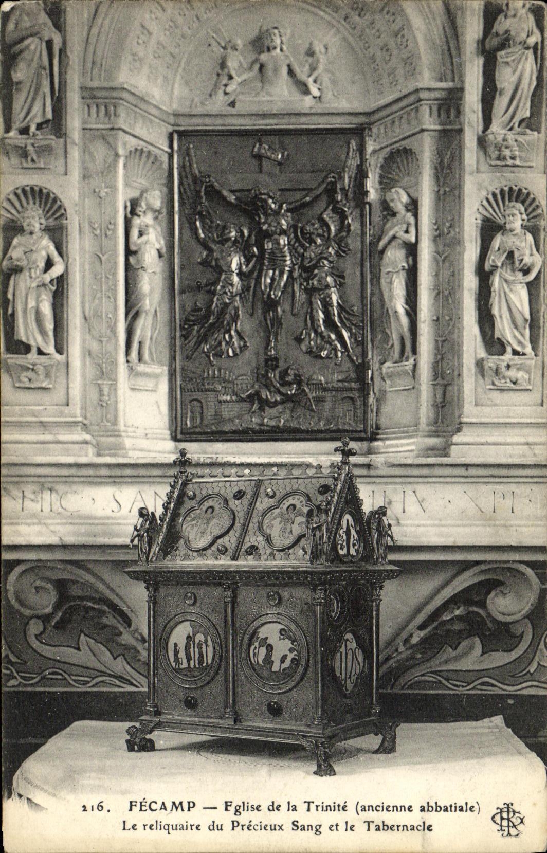 CPA Fecamp Eglise de la Trinite Ancienne abbatiale Le reliquaire du precieux sang et le tabernacle