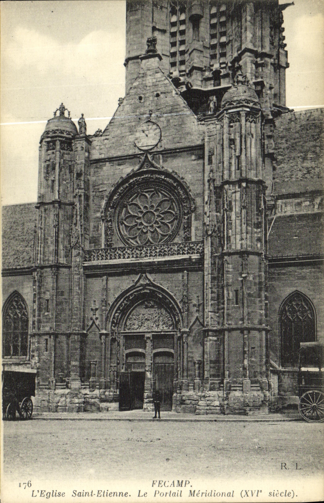 CPA Fecamp L eglise Saint Etienne Le Portail Meridonal