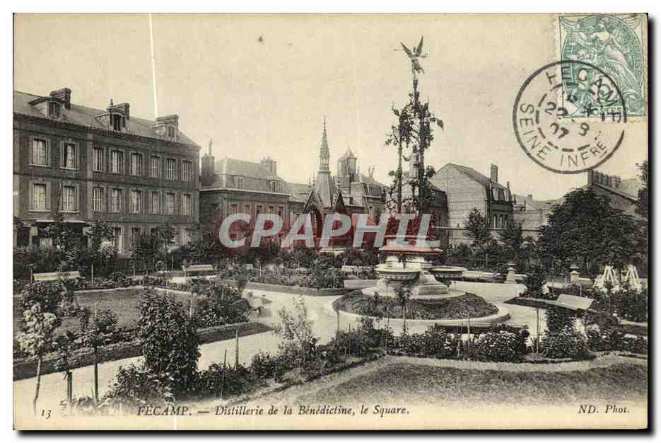 CPA Fecamp Distillerie de la Benedictine le Square 