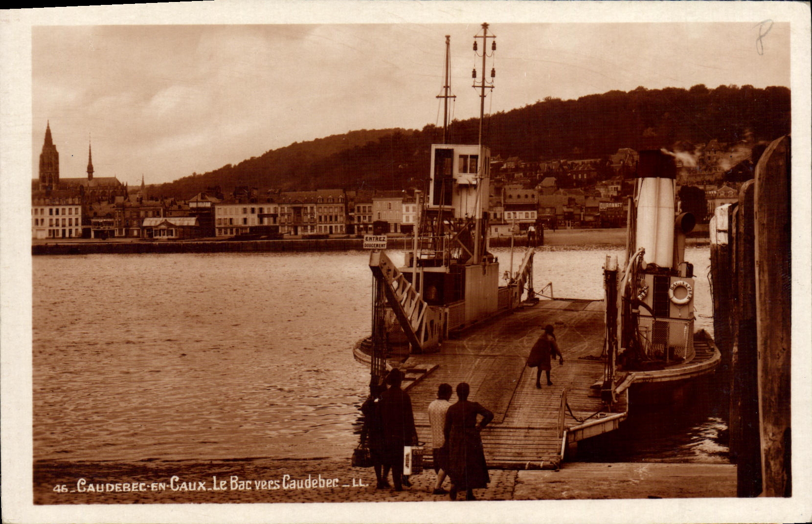 CPA Caudebec en Caux Le Bac vers Caudeber Bateau