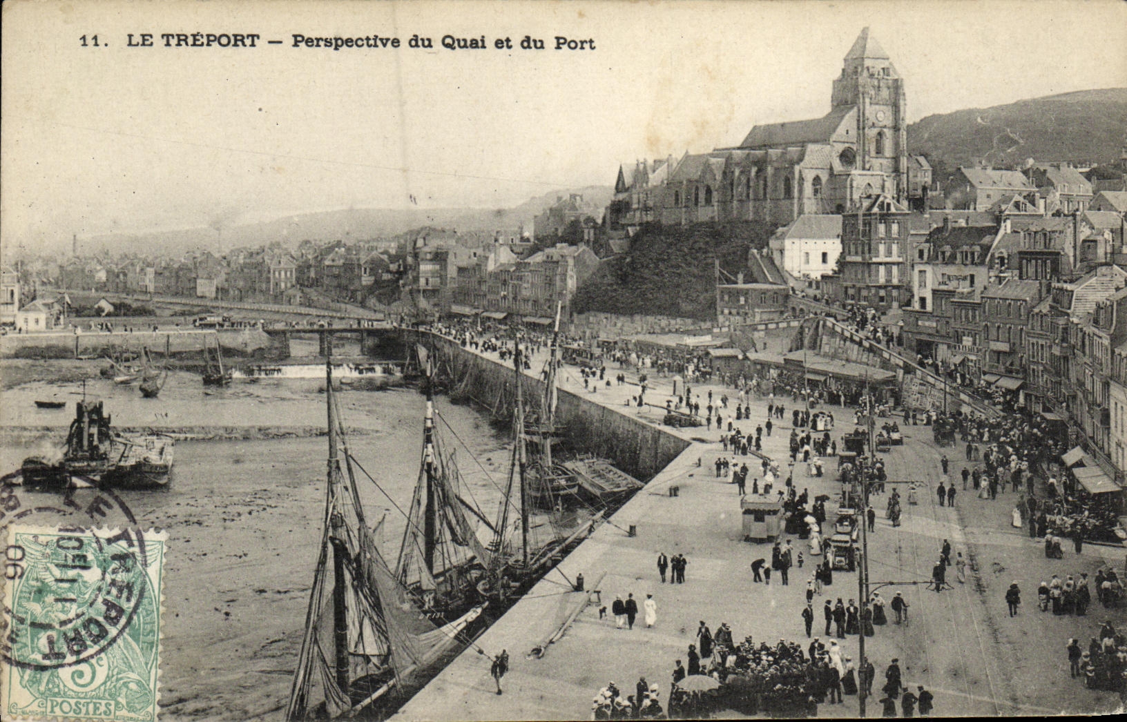CPA Le Treport Perspective du Quai et du Port Bateaux 