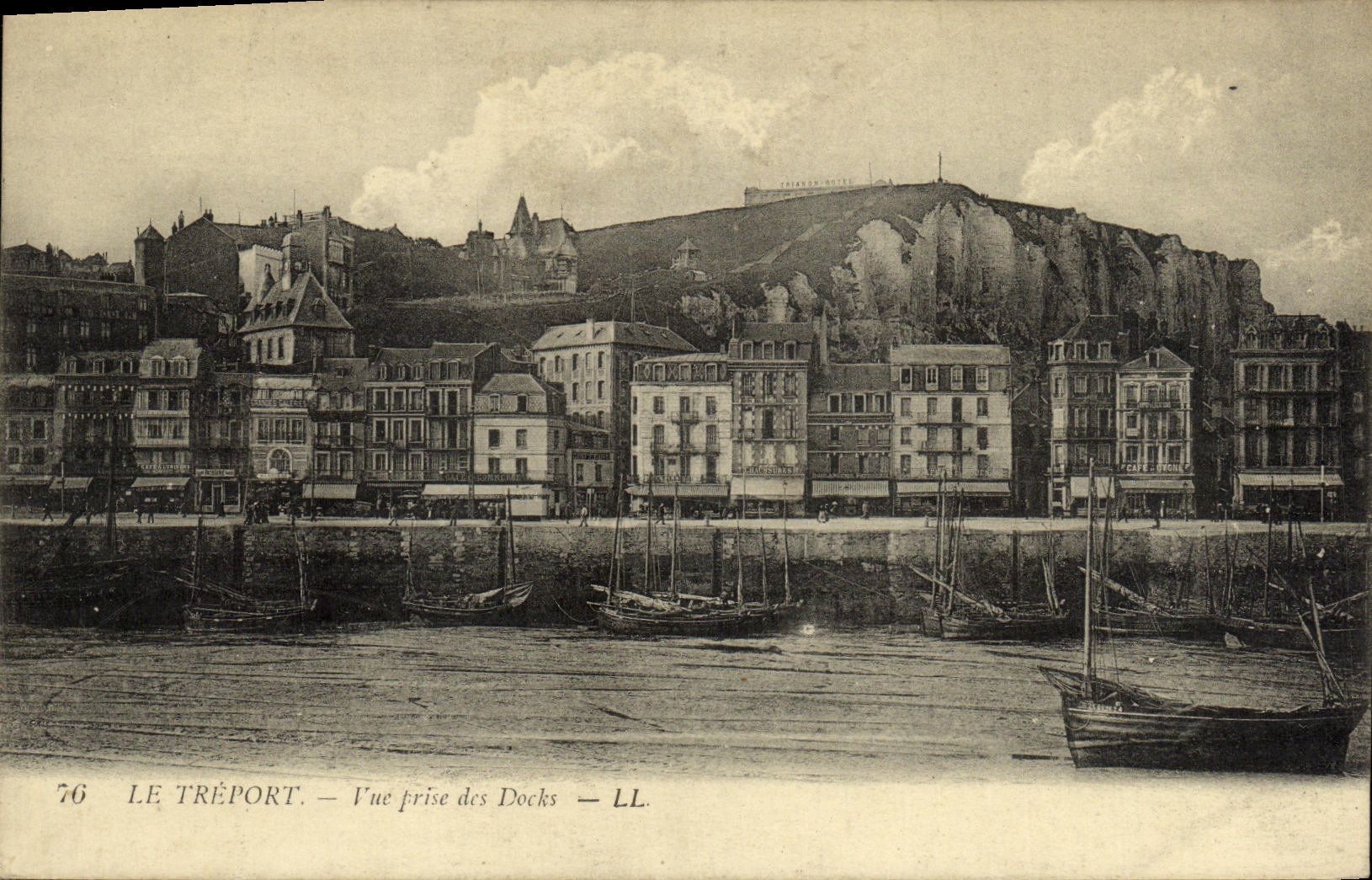 CPA Le Treport Vue Prise des Docks Bateaux
