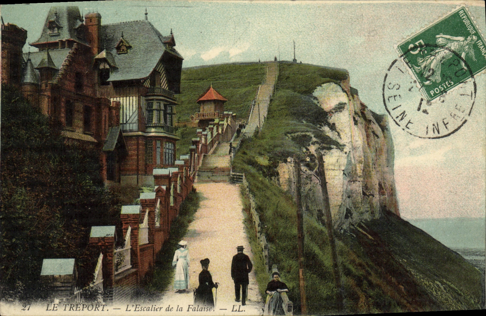 CPA Le Treport L Escalier de la Falaise
