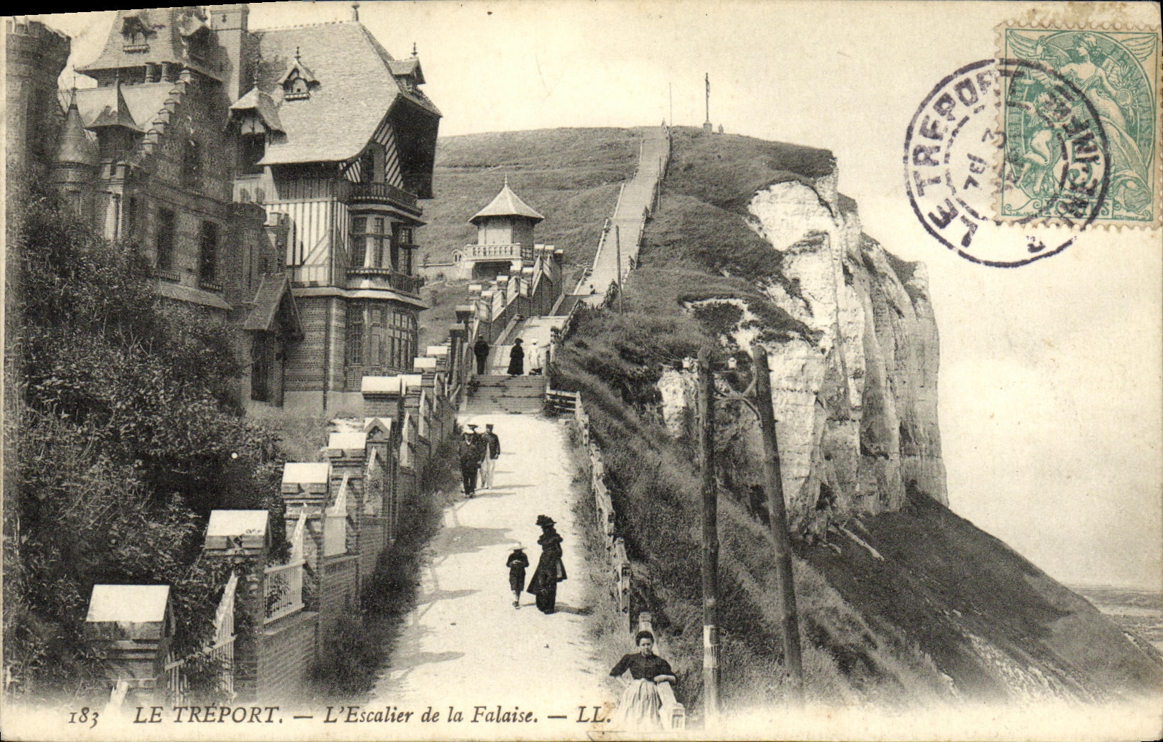 CPA Le Treport L Escalier de la Falaise