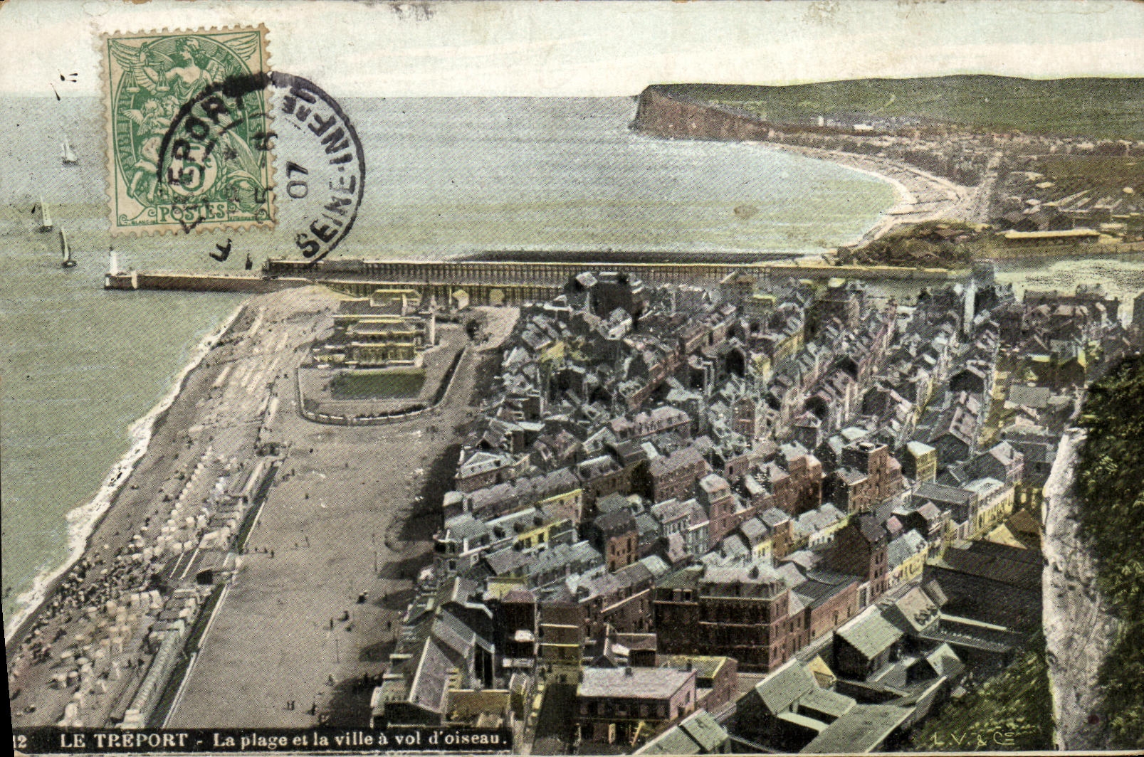 CPA Le Treport La Plage et la Ville a Vol d oiseau