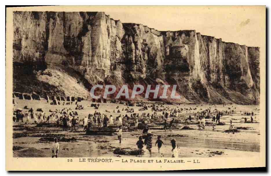 CPA Le Treport La Plage Et la Falaise