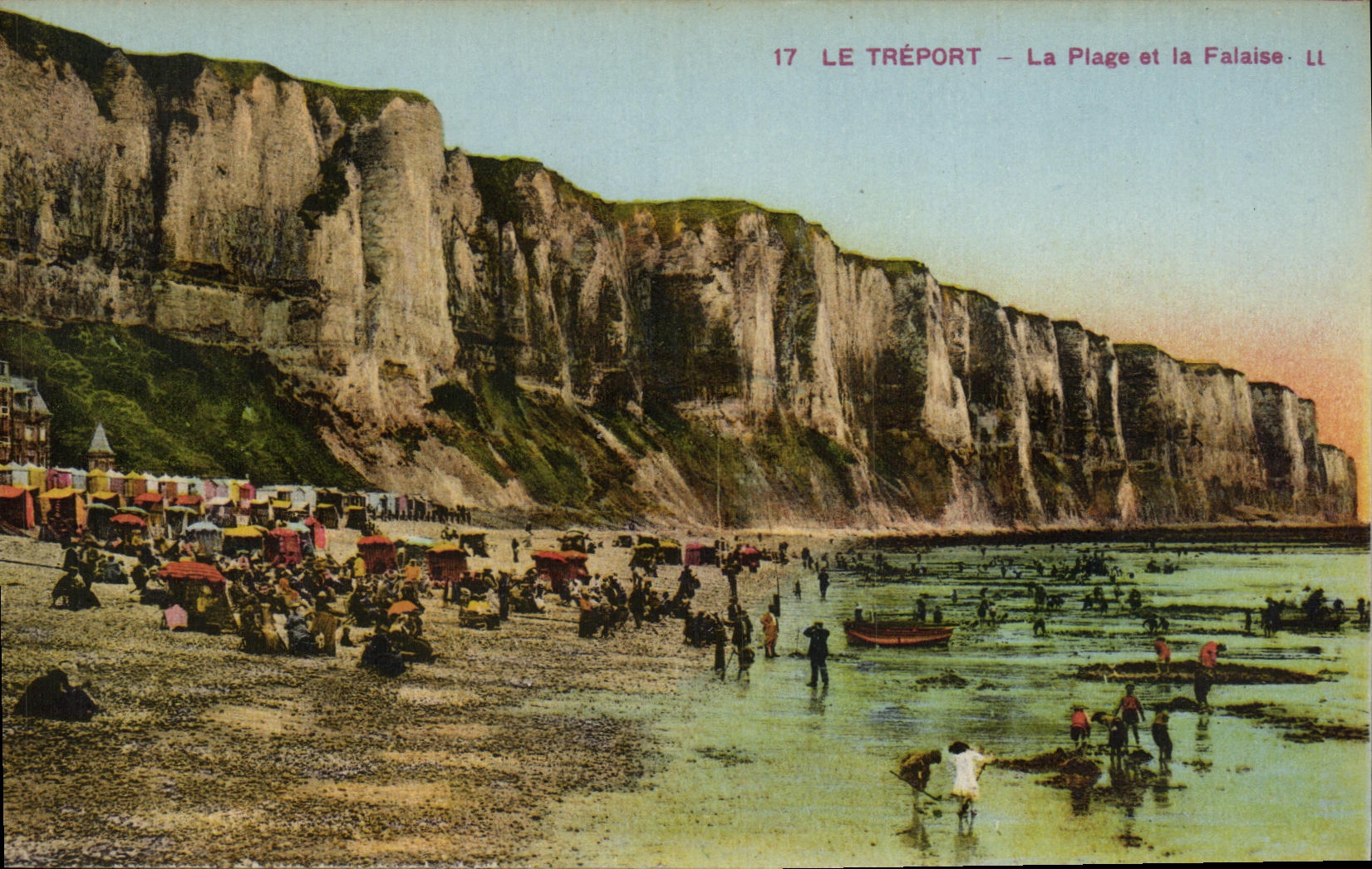 CPA Le Treport La Plage et la Falaise