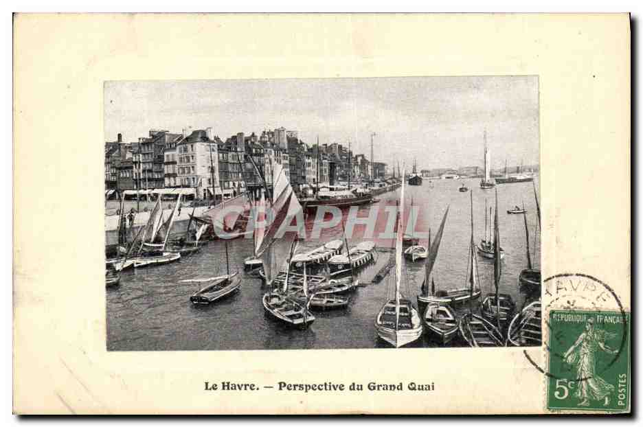 CPA Le Havre Perspective du Grand Quai Bateaux de peche 