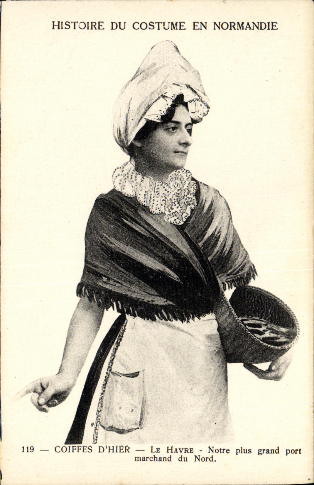 CPA Normandie Coiffes d hier Costume Folklore