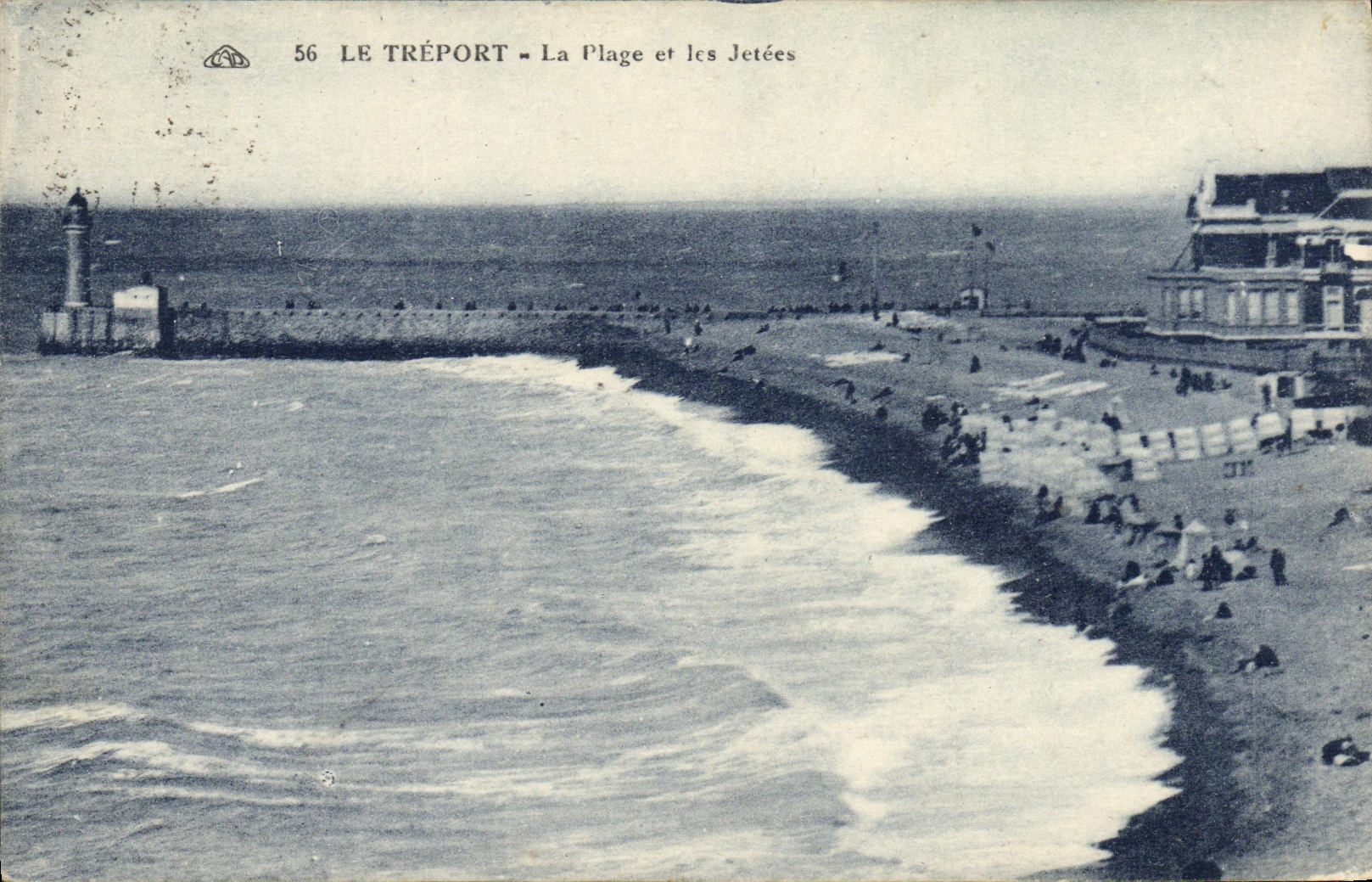 CPA Le Treport La Plage et les Jetees