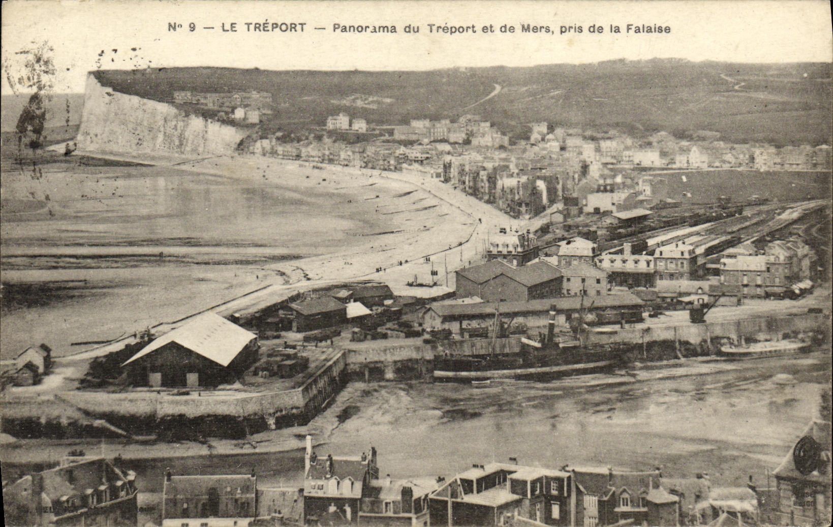 CPA Le Treport Panorama du Treport et de Mers Pris de la Falaise Bateau