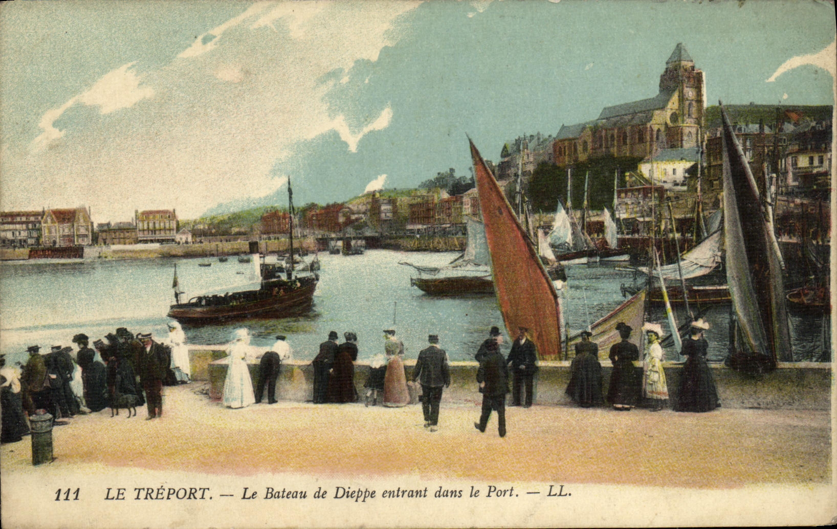 CPA Le Treport Le Bateau de Dieppe Entrant Dans le Port