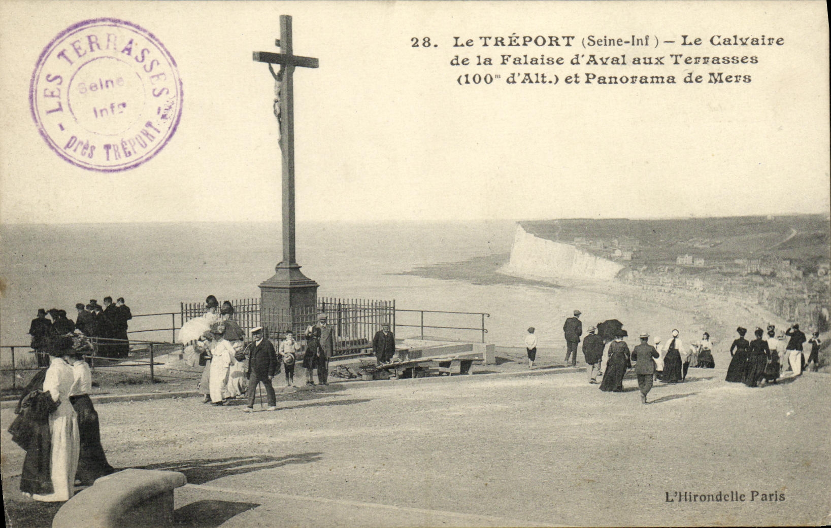 CPA Le Treport Le calvaire de la falaise d aval aux terrasses et panorama de MErs