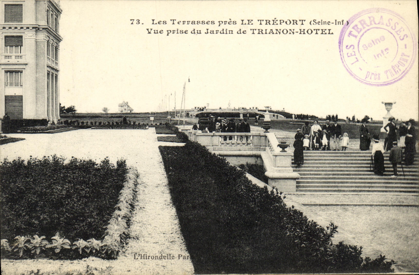 CPA Le Treport Les Treeasses Pres Trianon Vue prise du jardin de Trianon Hotel 